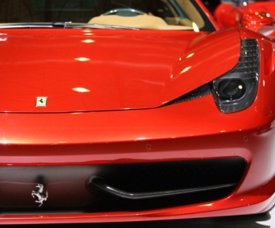 EU Nears Combustion Car Era’s End as Italy May Drop Opposition