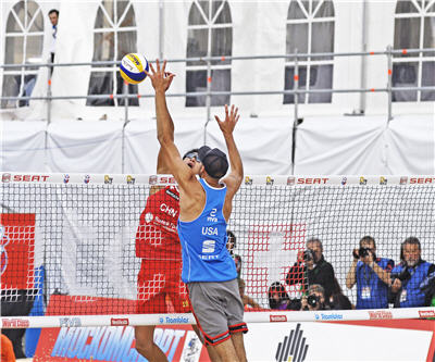 Gold ends losing streak as Chinese and Americans stock up