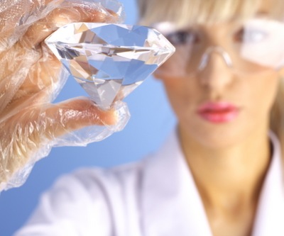 Division of De Beers working on diamond atoms: report