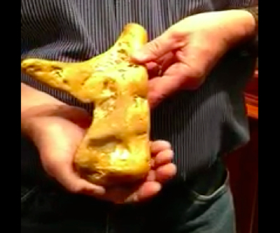 Lucky Aussie prospector finds massive $260K gold nugget
