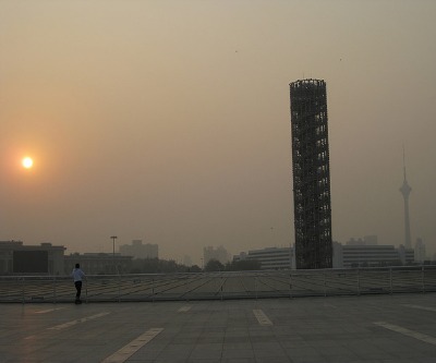 Iron ore price falls again as Chinese stockpiles reverse downward trend