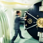 Renewed flight from gold ETFs