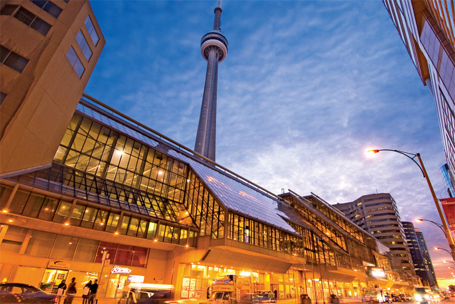 Miners flock to Toronto as gold buyout buzz spreads