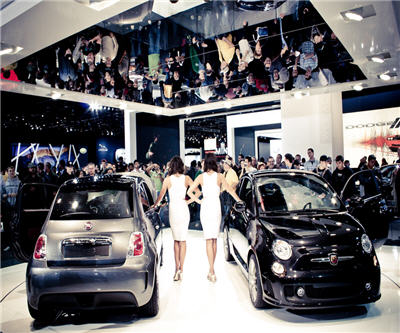 Platinum price falls to 7-year low