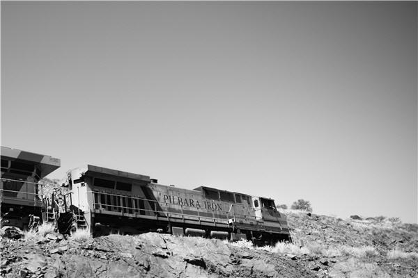 Iron ore price builds on gains