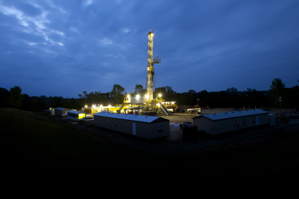 New low in oil prices drags BHP Billiton stock below 2009 levels