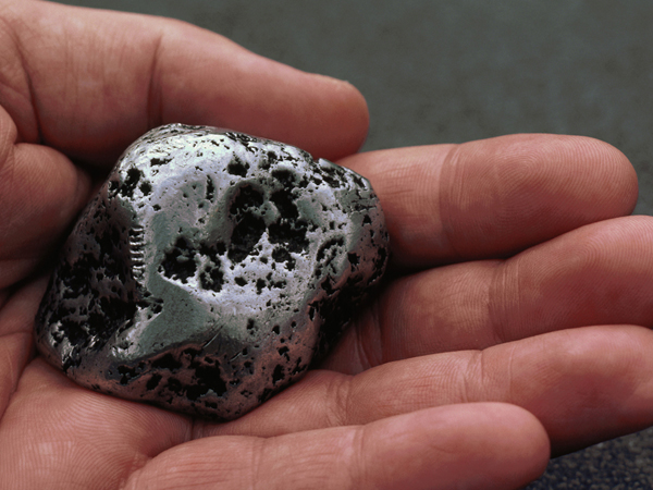 Platinum price at 6-week high on deficit predictions