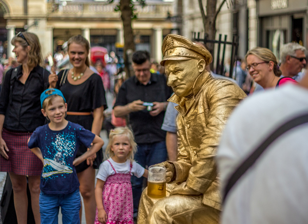 Finally, explanations why gold price isn't moving