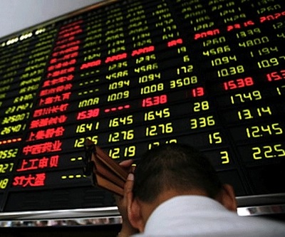 China bars banks from selling commodities-linked products to retail buyers -sources