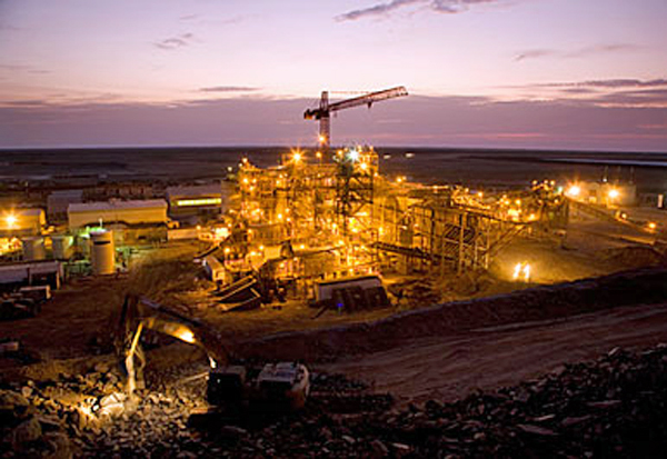 Kinross shares surge as investors shrug US probe