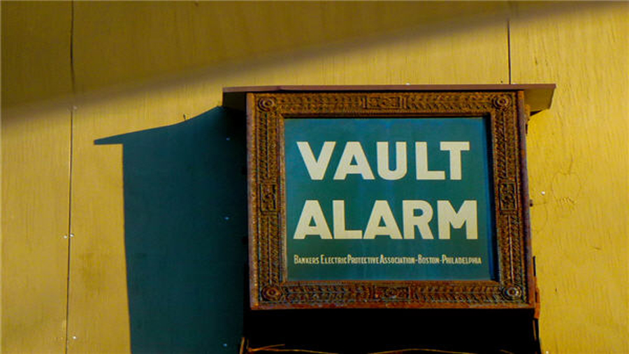 Gold price safe haven buying