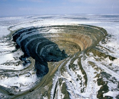 Diamond giant Alrosa offices raided