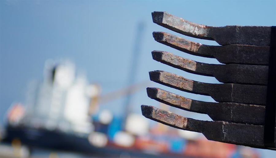 Two charts show copper price slump may have been overdone