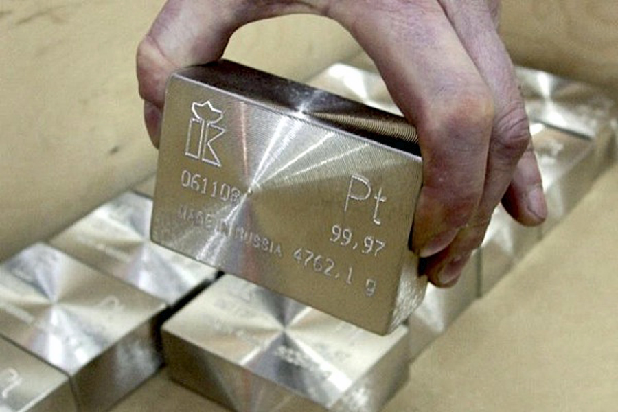 Investors who missed gold rush pile into platinum funds