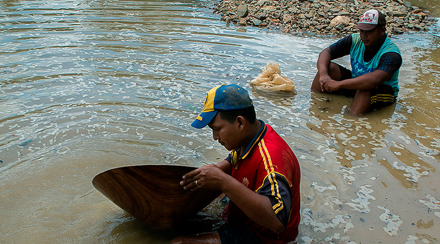 Miners at El Callao in Venezuela (Photo: Elestimulo.com/Fabiola Ferrero).