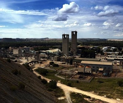 AngloGold flags annual earnings slump on lower sales