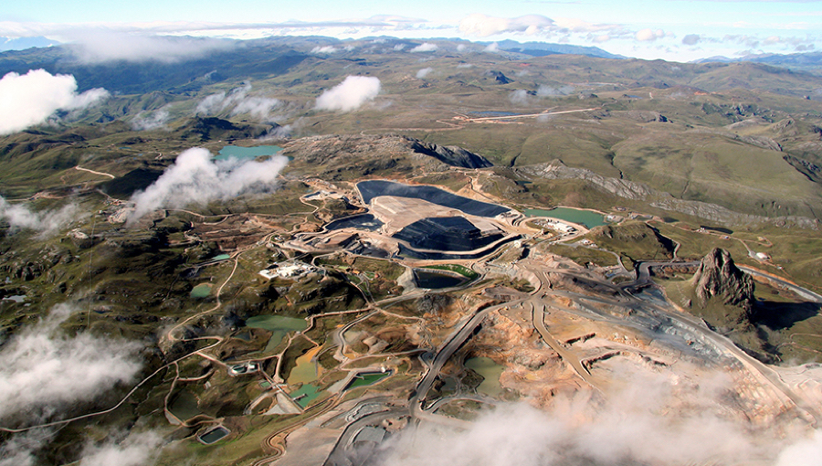 Barrick mulls selling part Peru mine, bringing partner — report