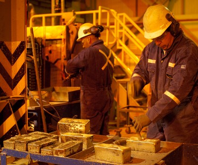 Barrick shares hammered after slashing production guidance