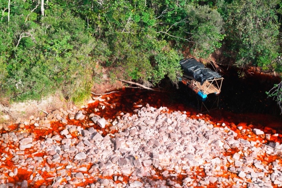 Illegal gold mining Venezuela causing deaths, malaria, gang fights and deforestation