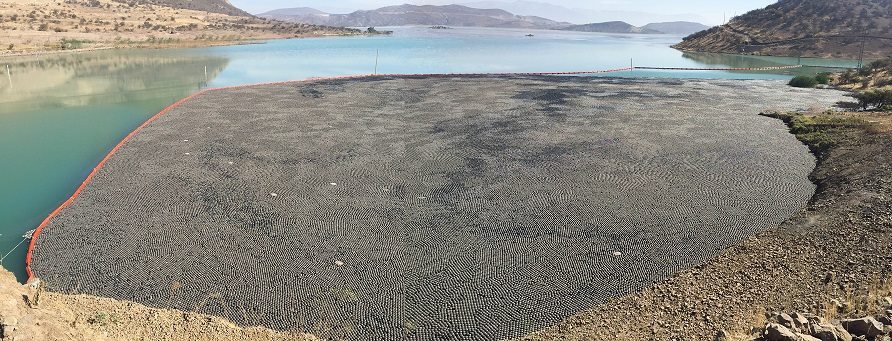 Thousands of balls to counteract drought effects at mining sites