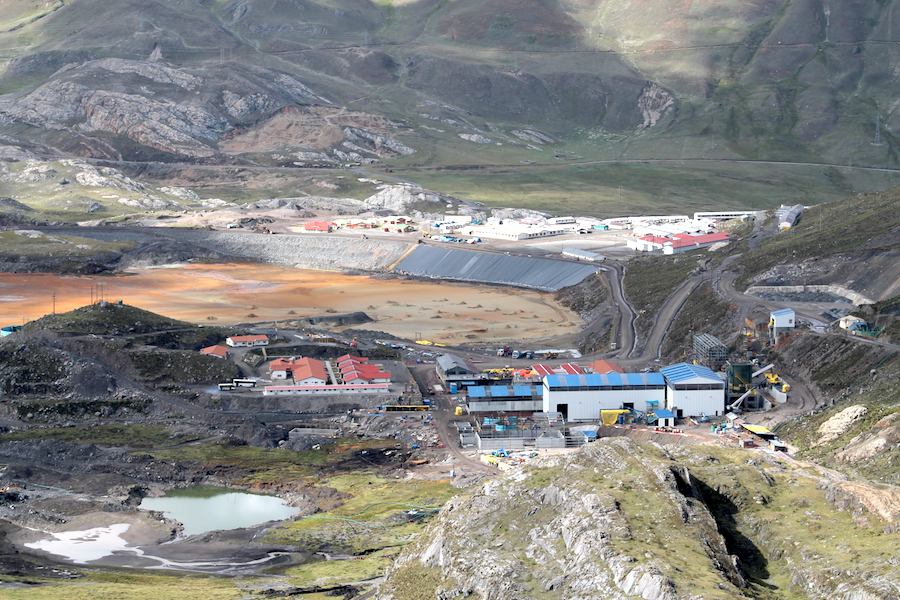 Peru miners struggle as coronavirus cases top 300,000