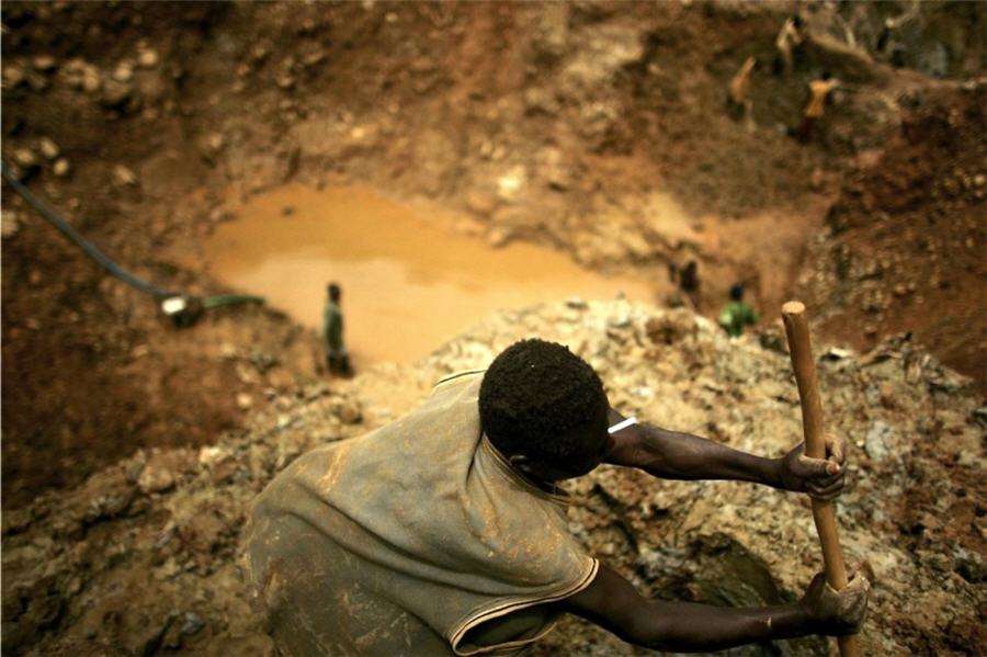 Apple says it has told suppliers to stop buying minerals from Congo
