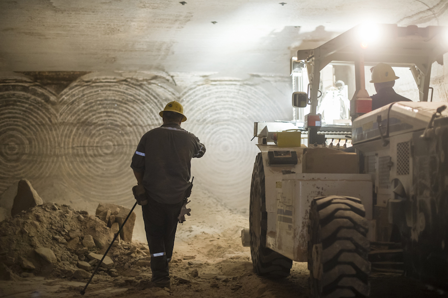 PotashCorp hires banks to lead sale of stake in Chilean lithium producer