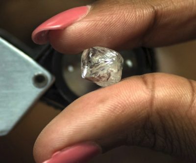 De Beers just sold 34 million rough diamonds more than last year