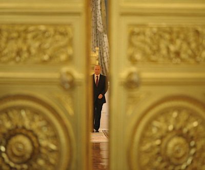 US senators seek to bar Russia selling gold to dodge sanctions