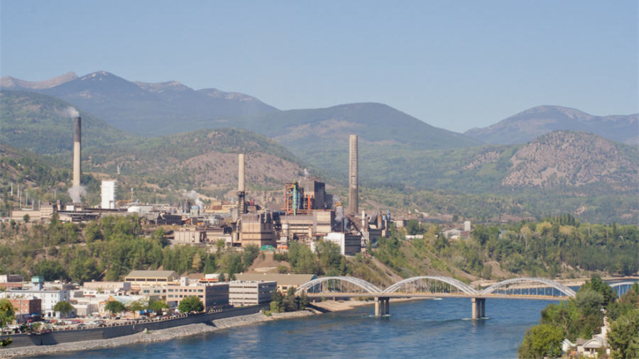 Teck partially suspends smelter due to forest fire smoke