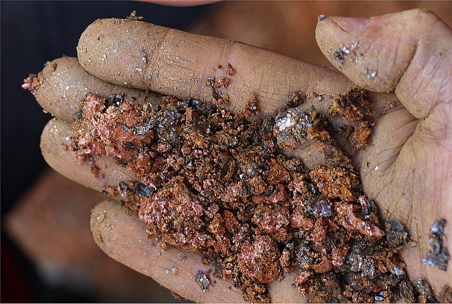 Progress reported with graphite, vanadium projects on two continents