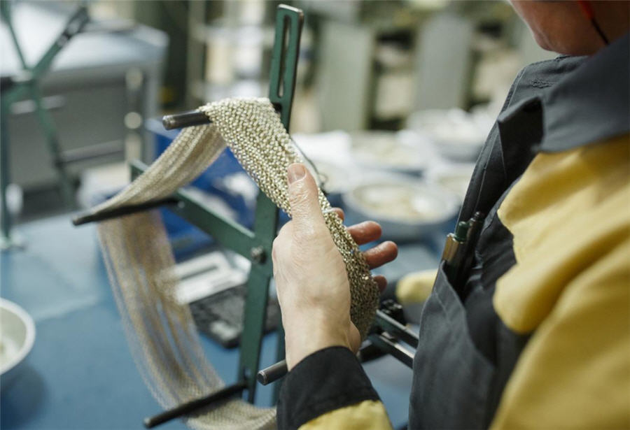 Told-you-so rout hammers palladium in worst week since 2016