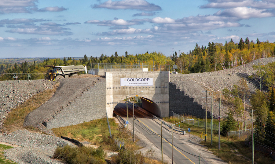 Newmont grabs Goldcorp in $10B deal that creates world's top gold miner