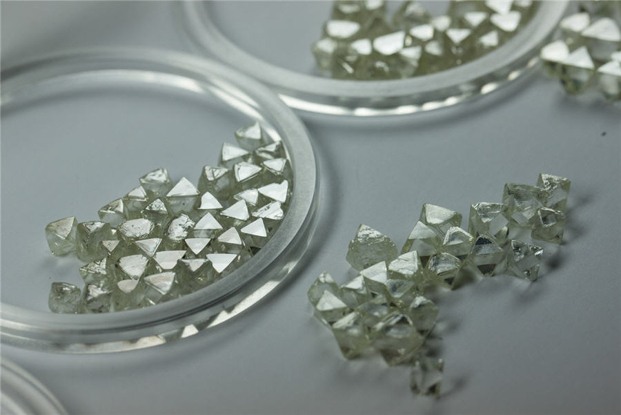 ALROSA sells $10m at year’s first diamond auction in Dubai