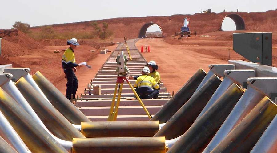 Top stock fund wagers BHP, Rio Tinto will weather iron ore slump