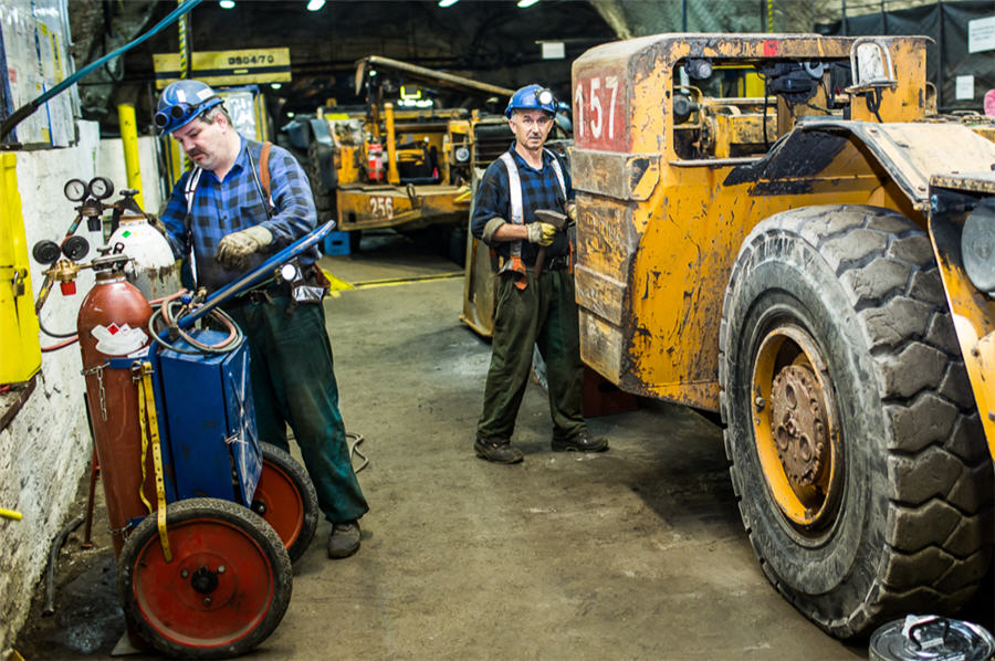 KGHM looking to sell two US copper assets -sources