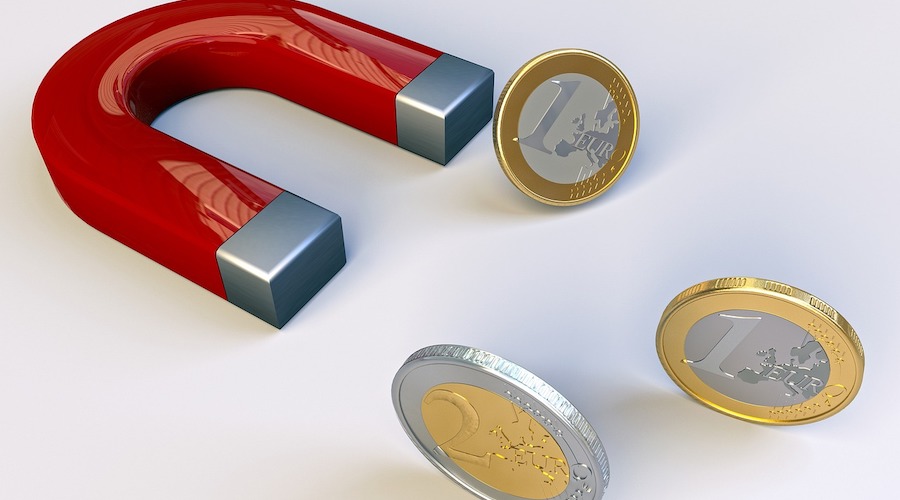 Gold giants battling to lure back investors who fled industry