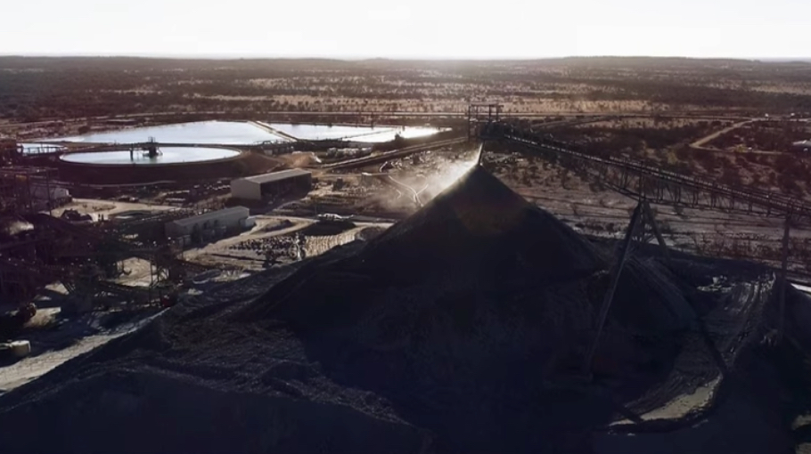 Battery nickel price regains premium over metal