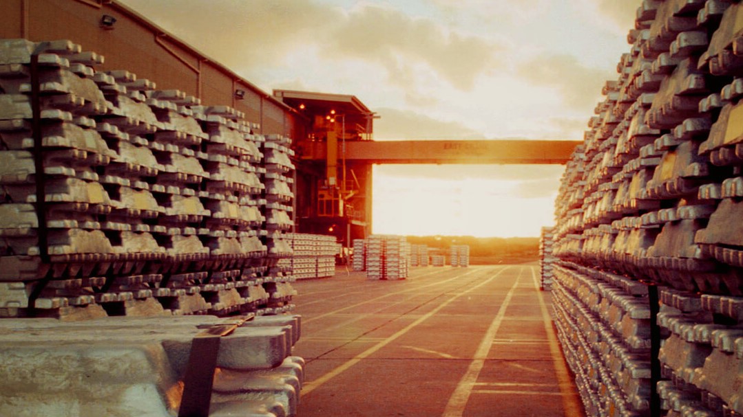 Aluminum price rises on low supply as base metals end fear-filled week