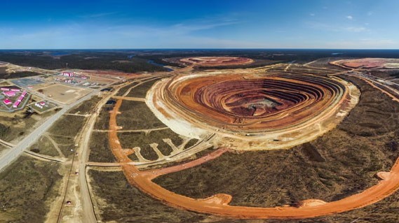 Russian central bank seeks to reverse diamond deal