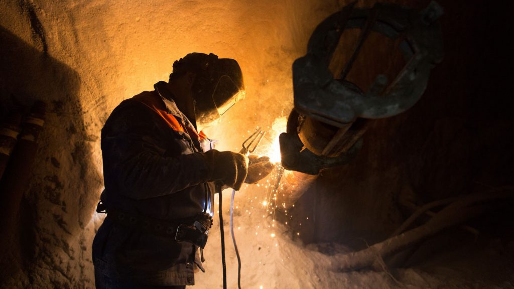 Alrosa cuts 2020 production due to falling diamond demand