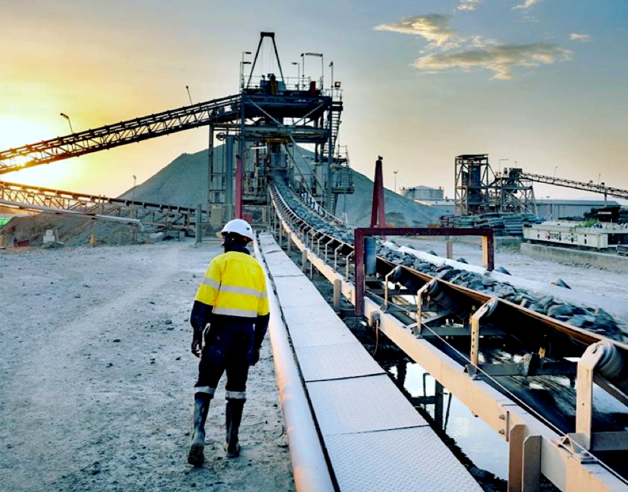 Barrick maintains annual outlook despite drop in quarterly output