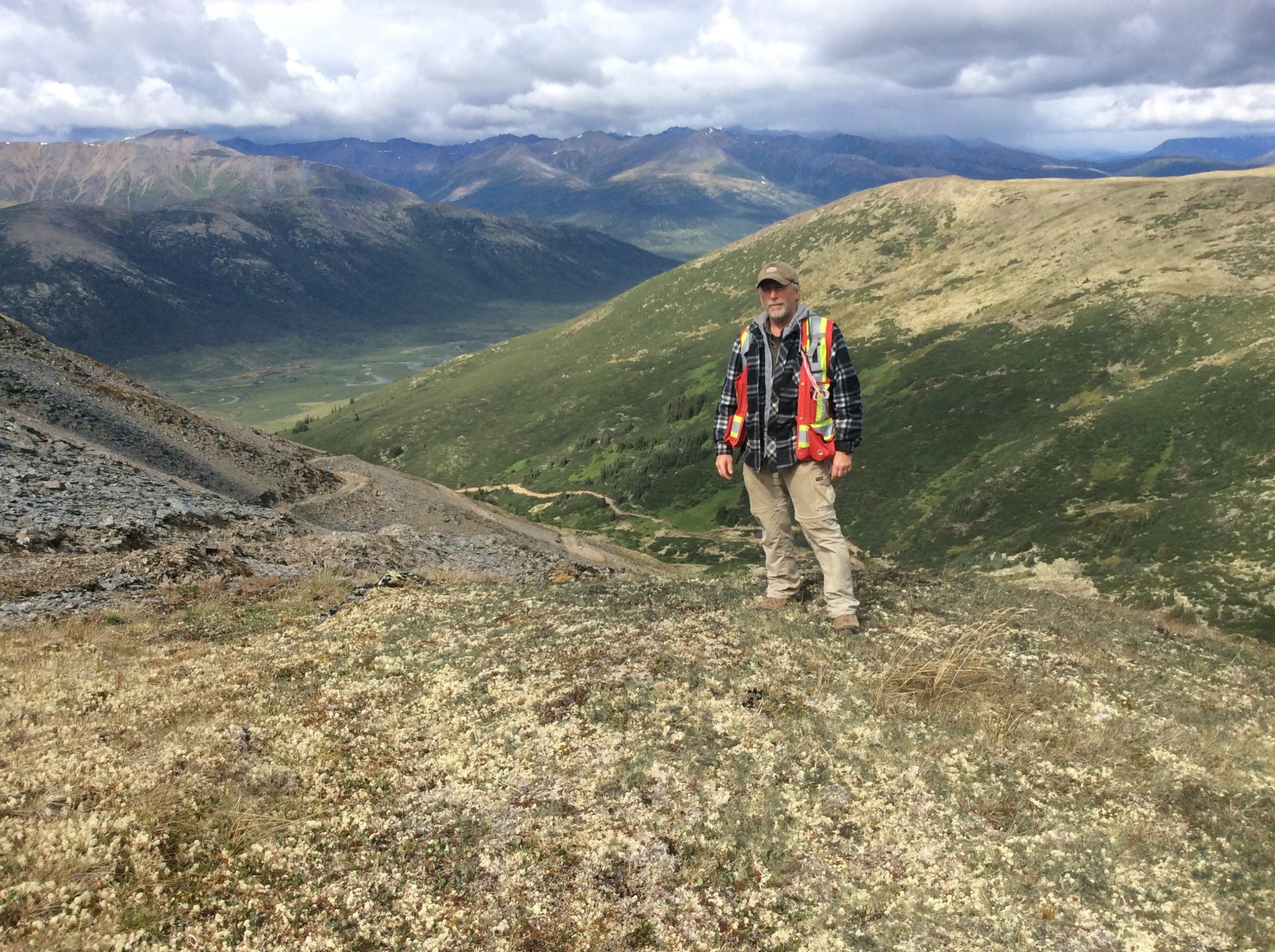 Stratabound Minerals to acquire California Gold Mining