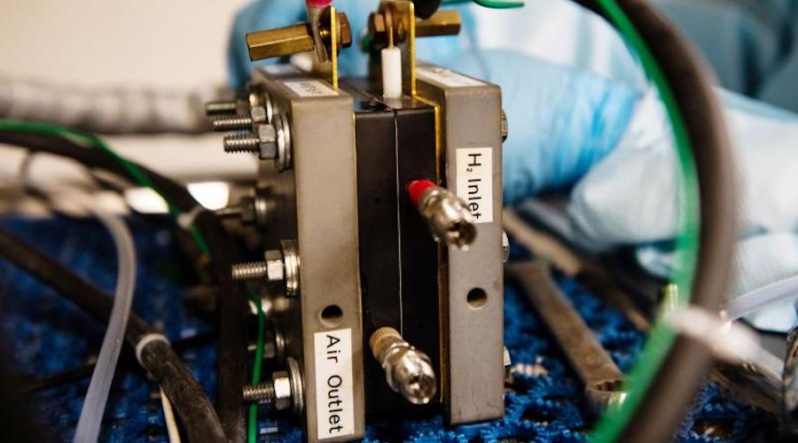 Cobalt may substitute platinum in fuel cells