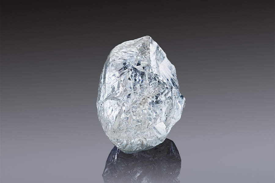 Alrosa puts walnut-size diamond up for sale