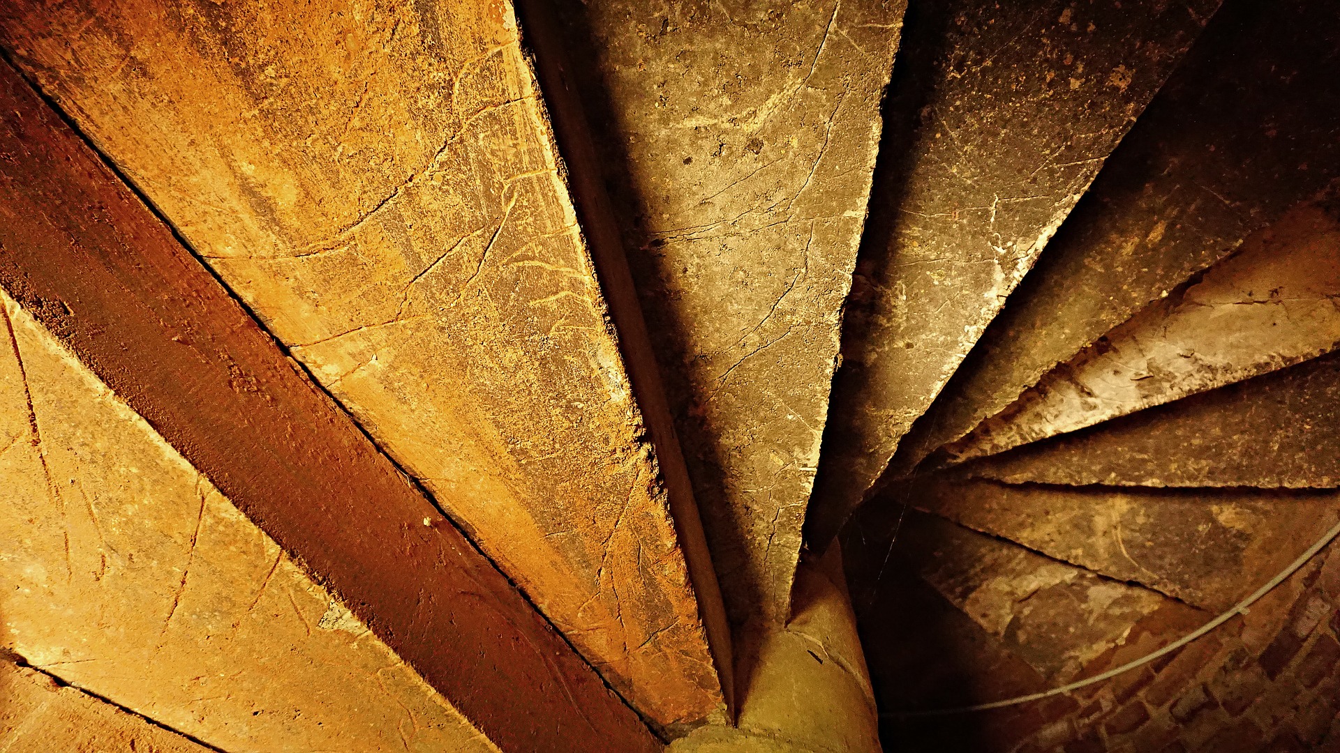 Gold price inches higher as US yields retreat