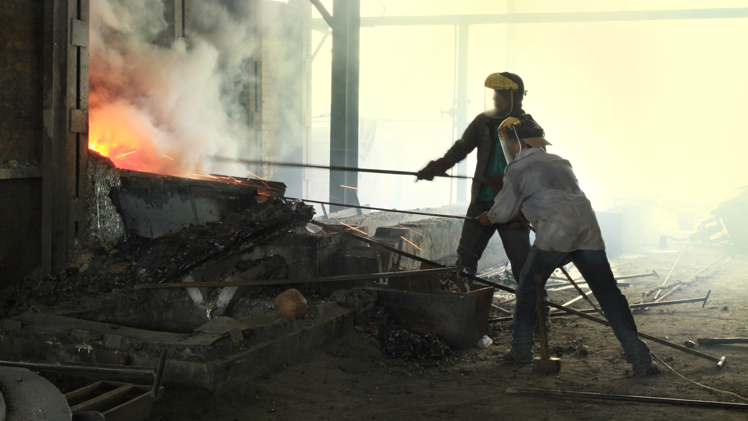 China’s refined tin output drops 13% on-month