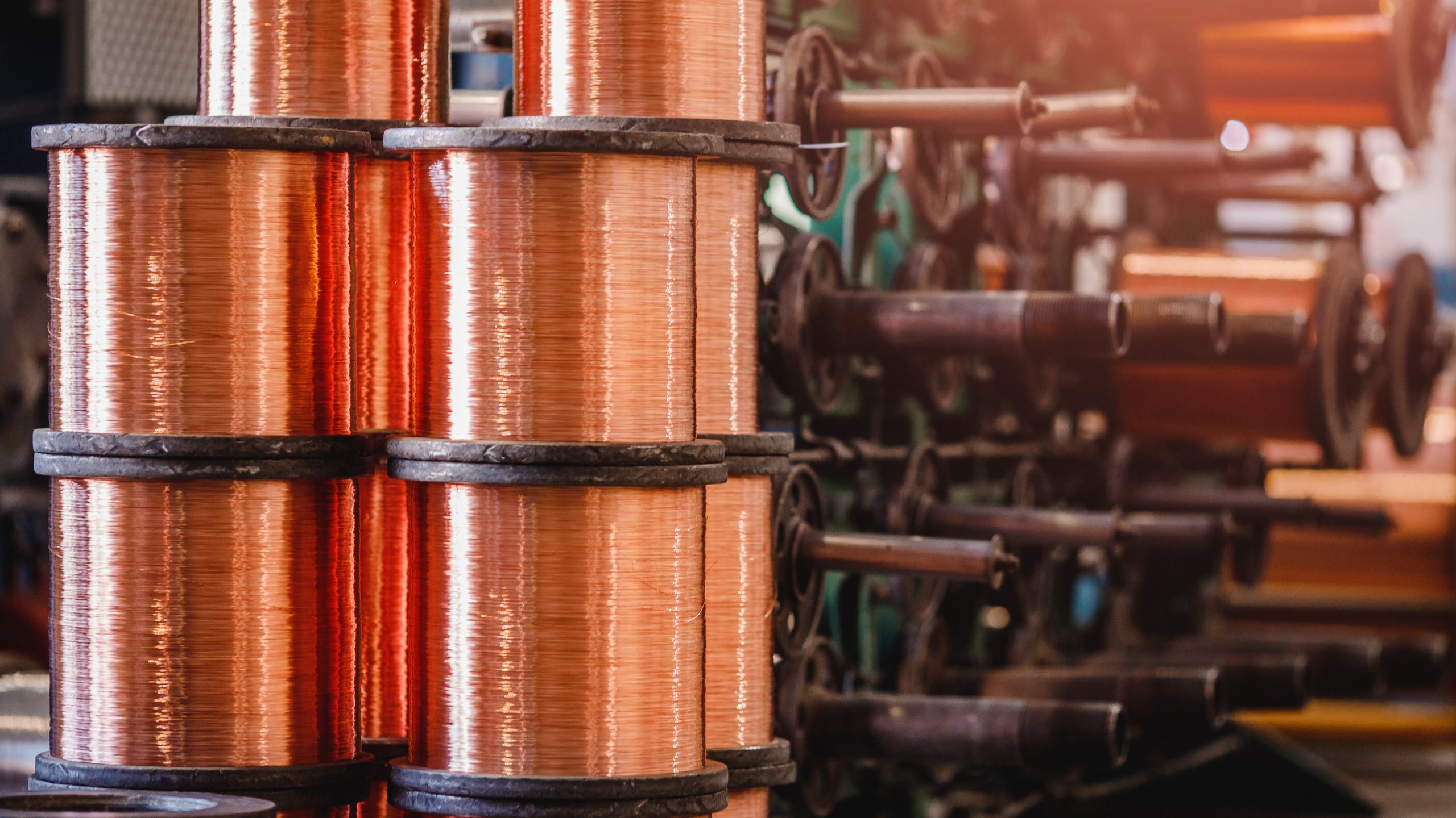 Copper price down under pressure from rebounding dollar