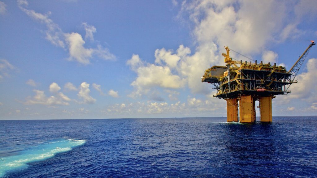 BHP risks two notch downgrade on oil asset sale