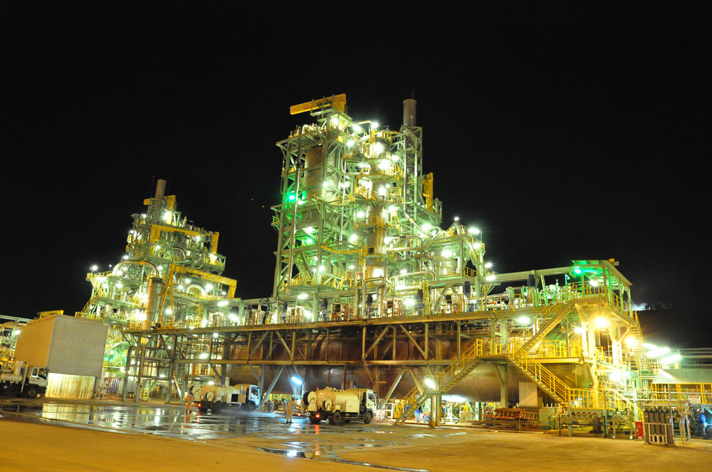 Sumitomo Metal lifts FY profit forecast on higher gold prices, weak yen